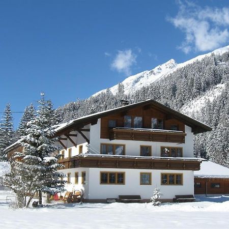Haus Laerchenhof Villa Holzgau Luaran gambar