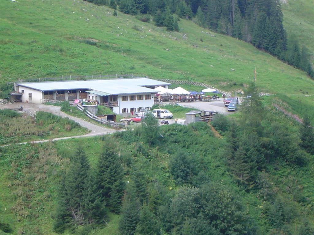 Haus Laerchenhof Villa Holzgau Luaran gambar
